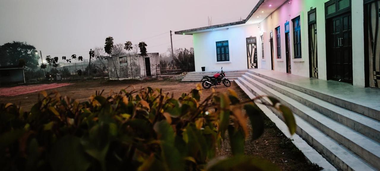 Kamla Guest House Kushinagar Exterior photo