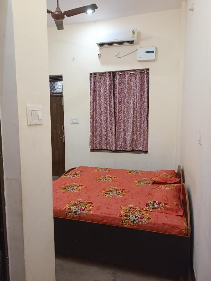 Kamla Guest House Kushinagar Exterior photo